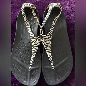 CROCS Size 8 Zebra Print Sexi Flip Flops Thong T Strap Serene Sandals